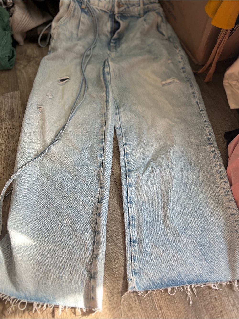 We The Free Kinsey Light Wash Distressed Wide Leg Cropped Jeans Size 28 acid - Picture 15 of 16